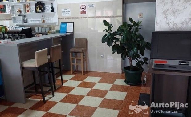 Potrebne djevojke za rad u kafiću 