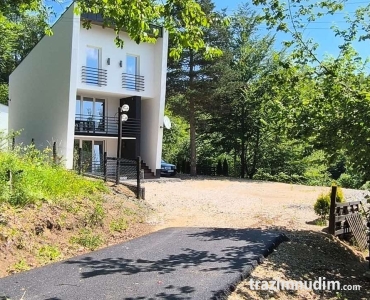 Zlatibor – Moderna kuća sa dodatnom stambenom jedinicom, Zova (plac 600 m²)